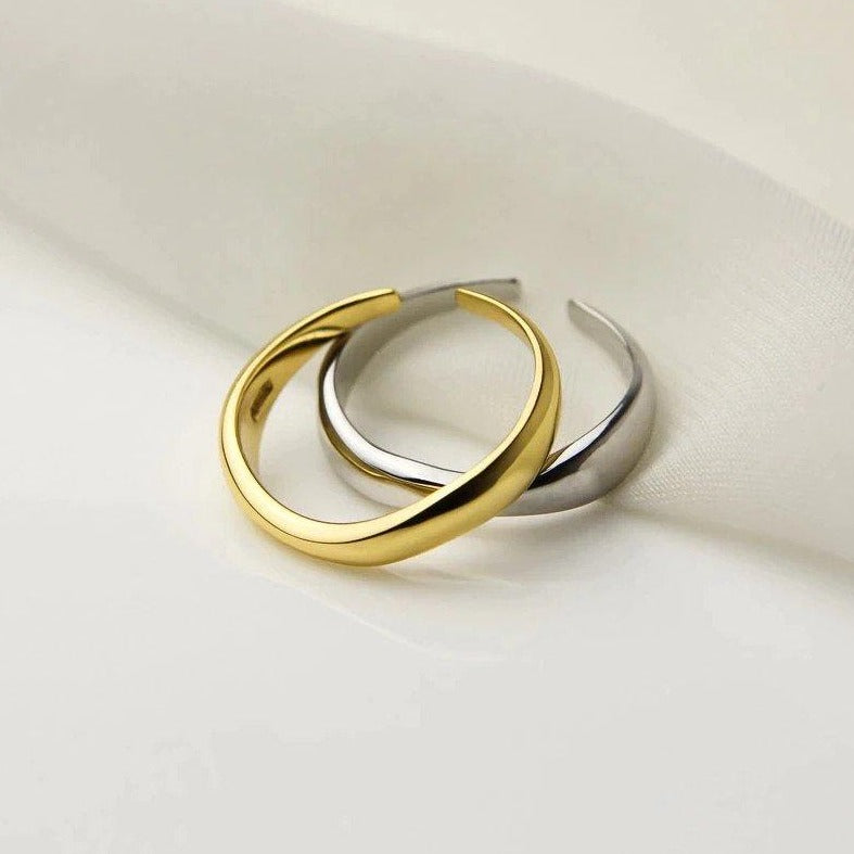 Victoria London Delicate Wave Ring - Sterling Silver