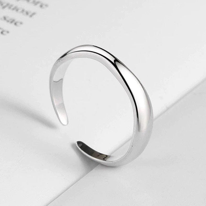 Victoria London Delicate Wave Ring - Sterling Silver