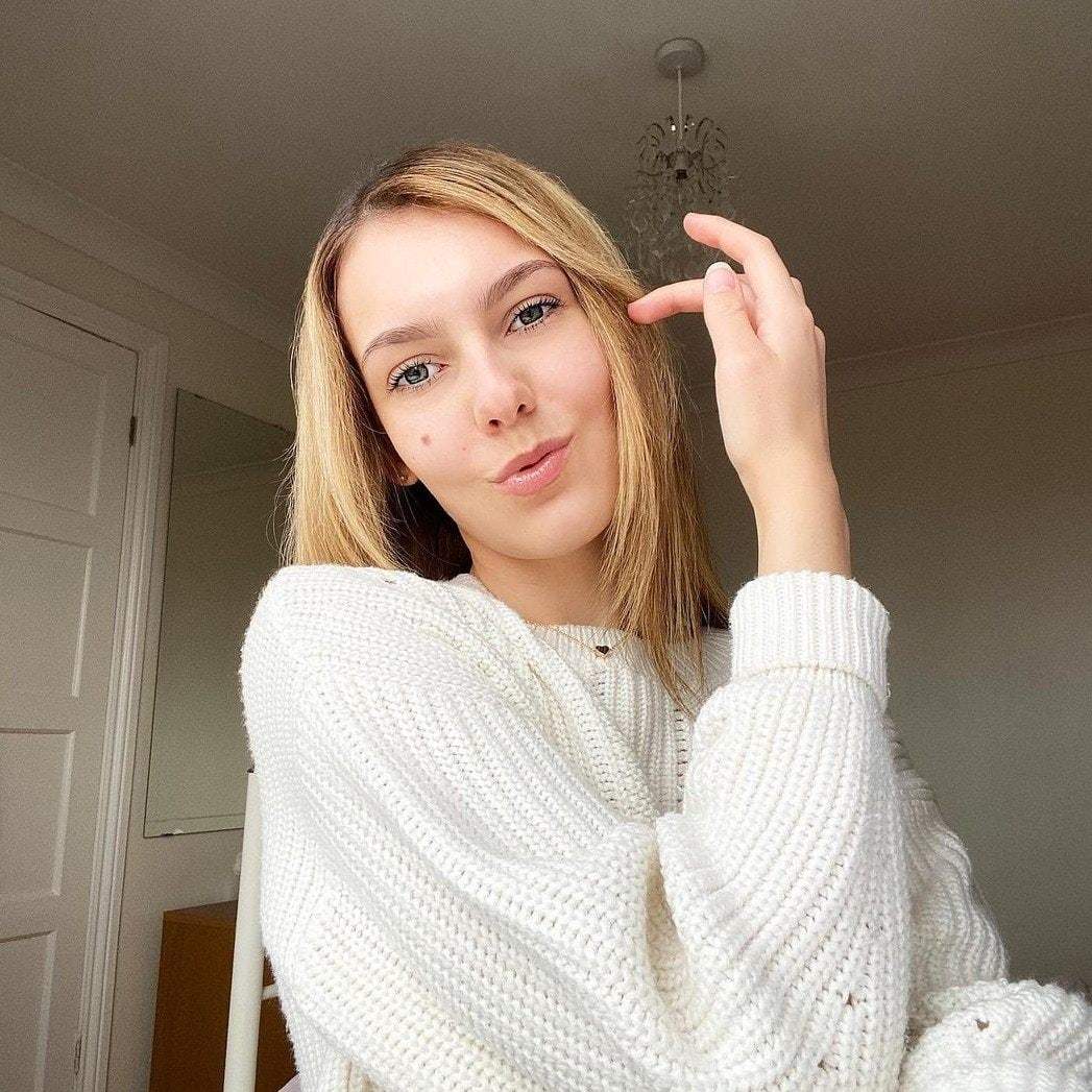 Victoria London Necklace Heart Pendant Necklace