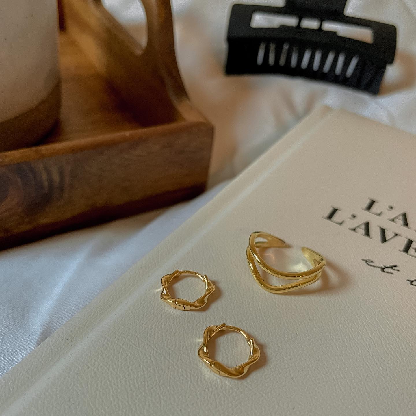 Victoria London Rings Gold Minimalist Illusion Ring